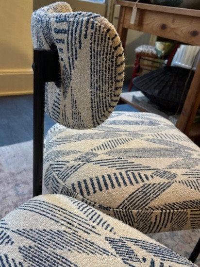 Détail chaise vintage rénové à Lyon
